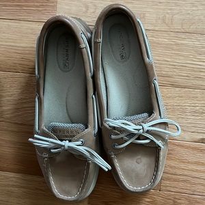 Sperry boat shoes! Gently worn!